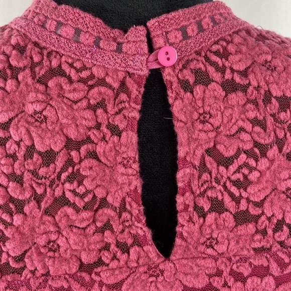 West Kei Magenta Fully Lined Floral Lace Tank with Key Hole Cutout in Back - Picture 5 of 8